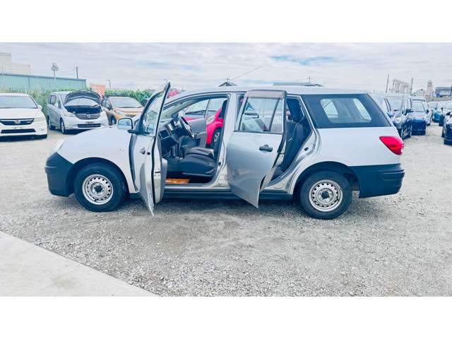 Nissan AD 5