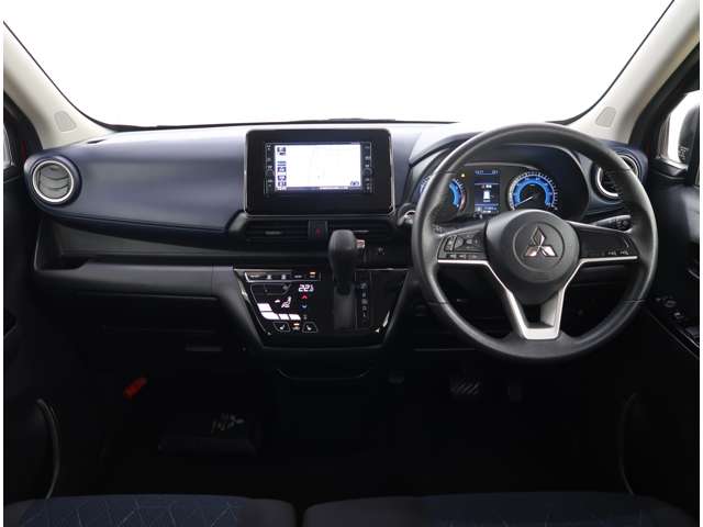 Mitsubishi eK X 4