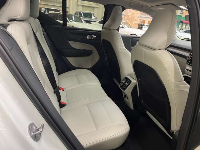 Volvo XC40 10