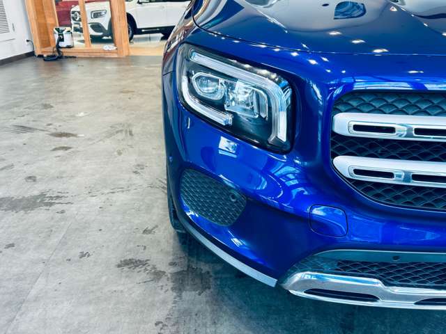 Mercedes-Benz GLB 12