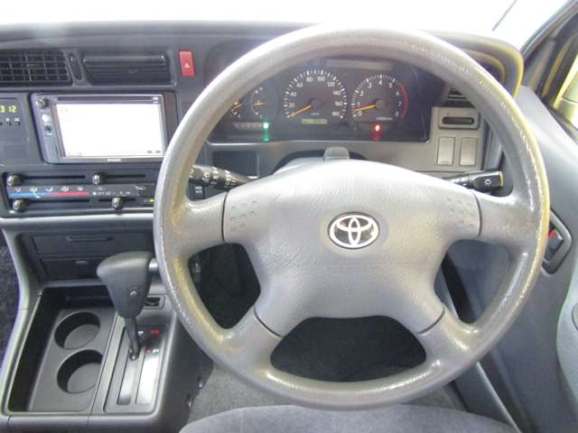 Toyota Hiace 5