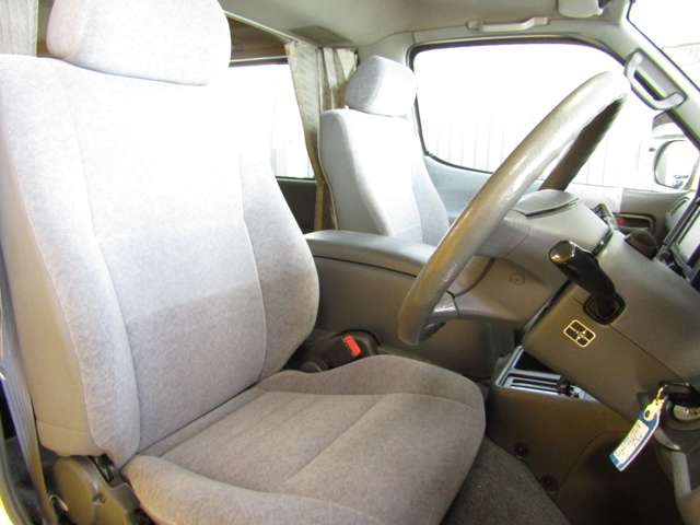 Toyota Hiace 6