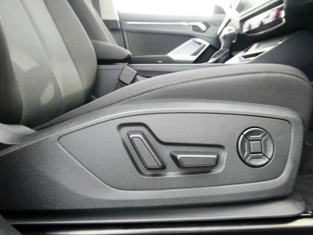 Audi Q3 11