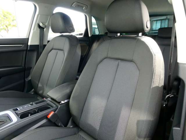 Audi Q3 12