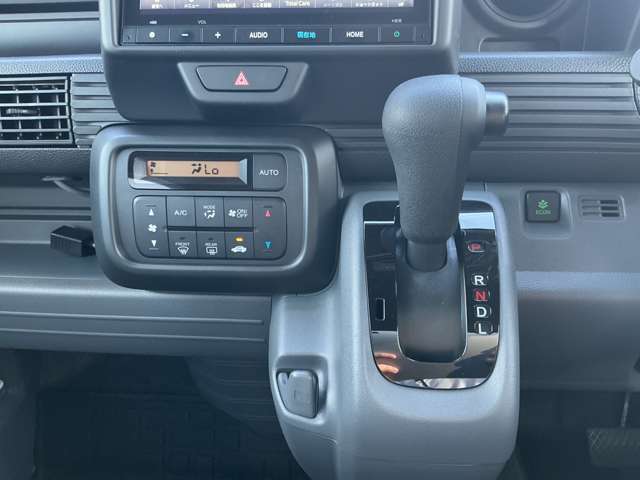 Honda N-VAN 10