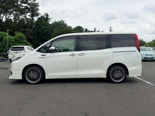Toyota Esquire 8