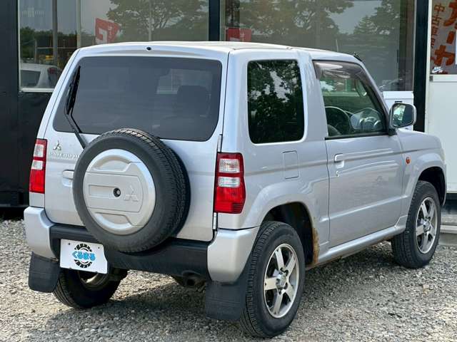 Mitsubishi Pajero Mini 12