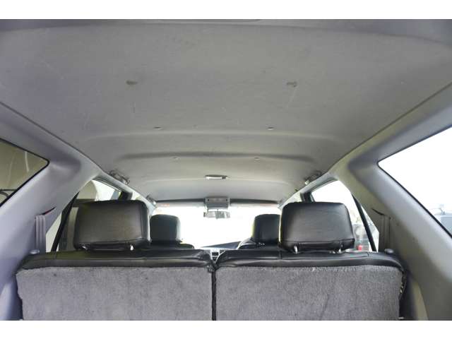Toyota Hilux Surf 11