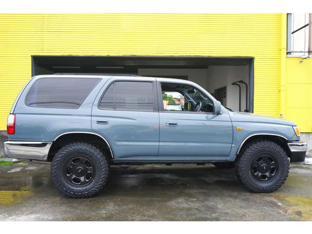 Toyota Hilux Surf 3