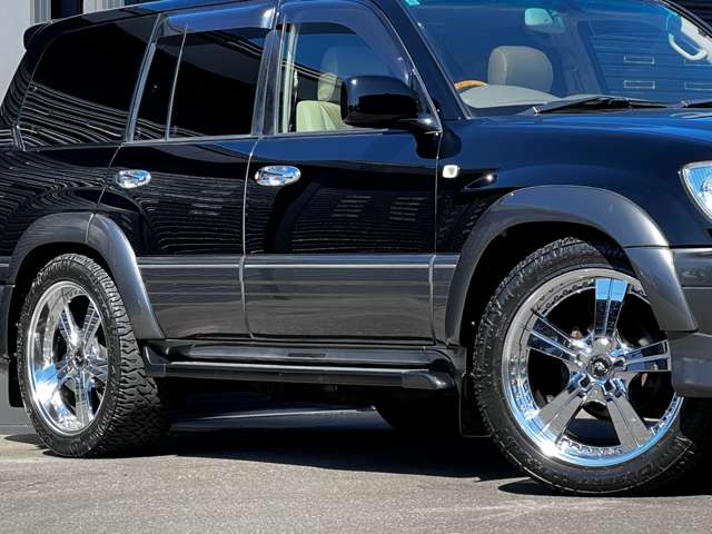 Toyota Land Cruiser Cygnus 11