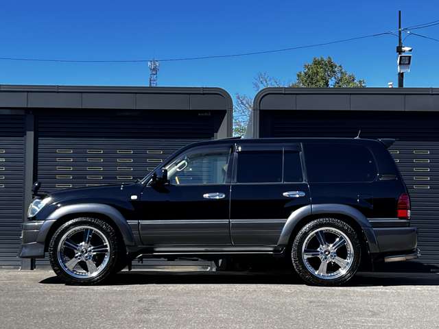 Toyota Land Cruiser Cygnus 4