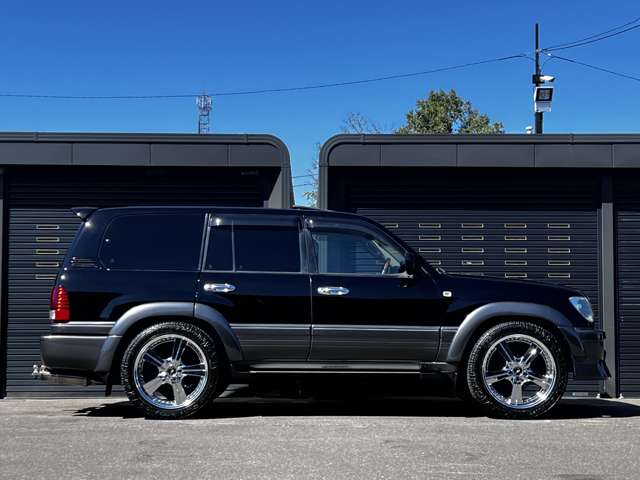 Toyota Land Cruiser Cygnus 8