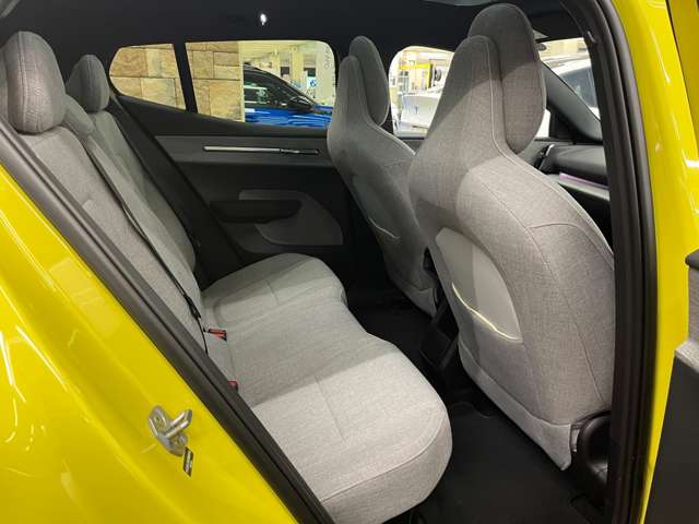 Volvo EX30 11