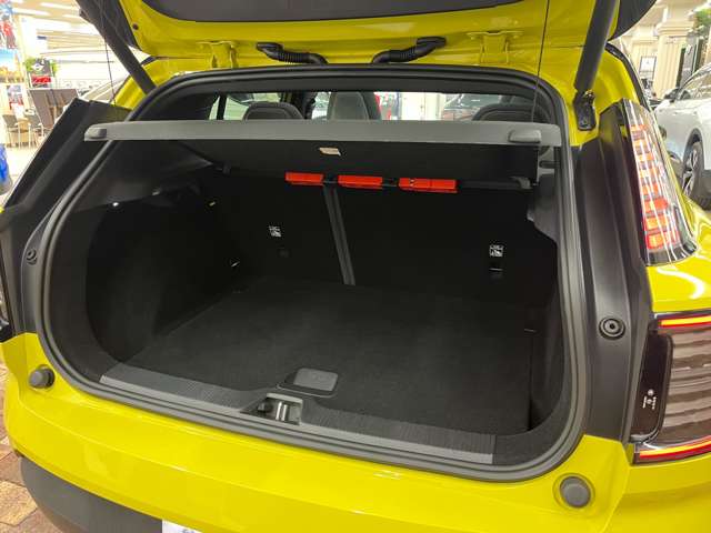 Volvo EX30 12