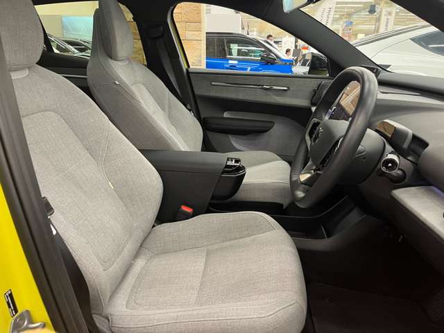 Volvo EX30 10