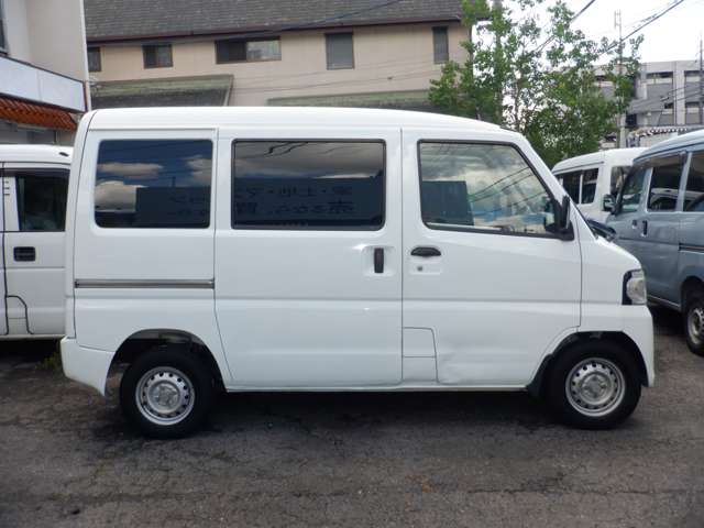 Nissan NV100 Clipper 4