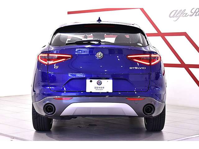 Alfa Romeo Stelvio 6