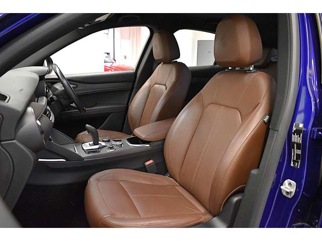 Alfa Romeo Stelvio 10
