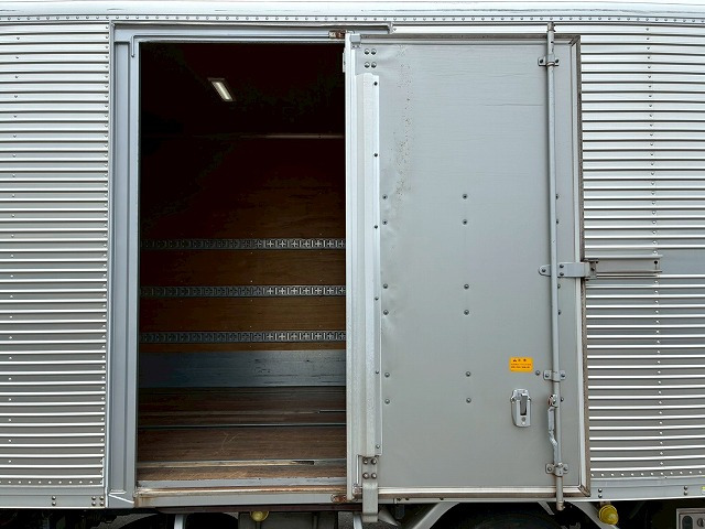 Mitsubishi Fuso Canter 12