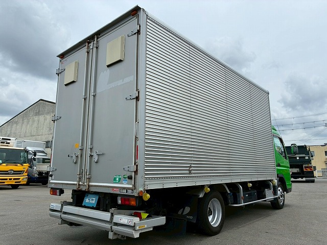 Mitsubishi Fuso Canter 9