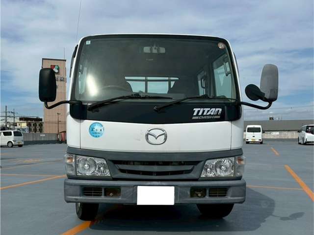 Mazda Titan Dash 3