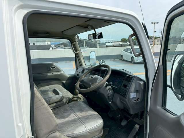 Mazda Titan Dash 10