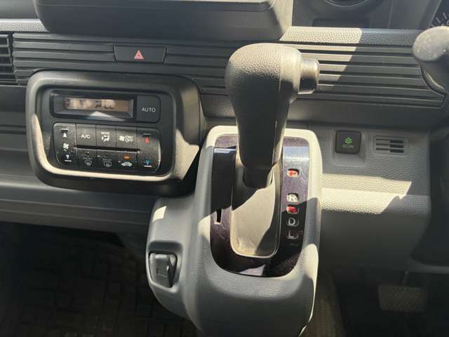 Honda N-VAN 12