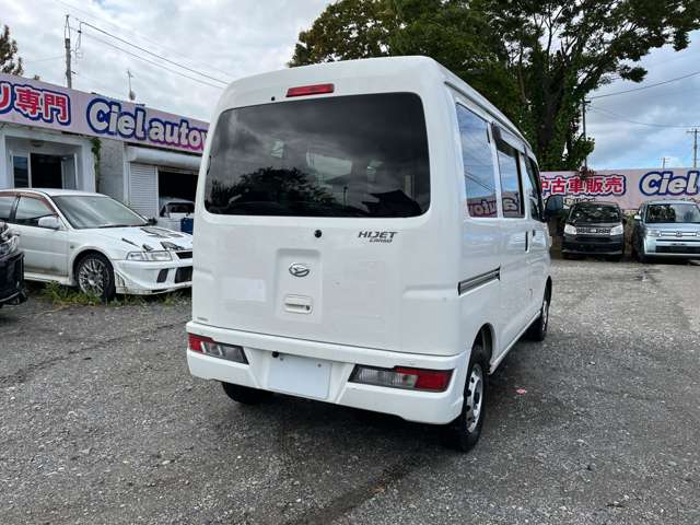 Daihatsu Hijet Cargo 2