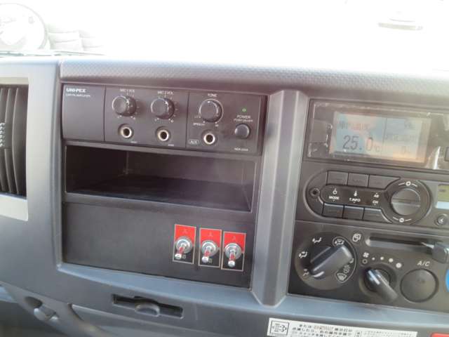 Isuzu Elf 7
