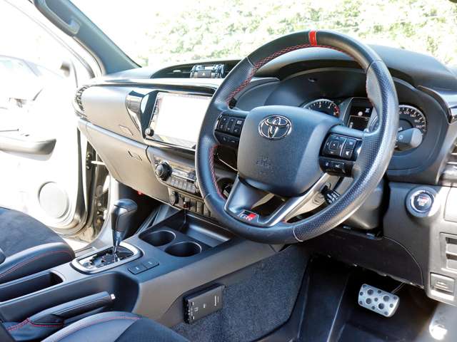 Toyota Hilux 8