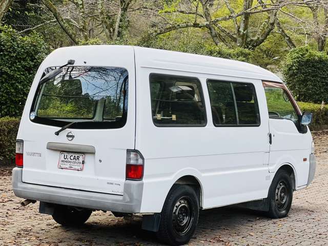 Nissan Vanette 9