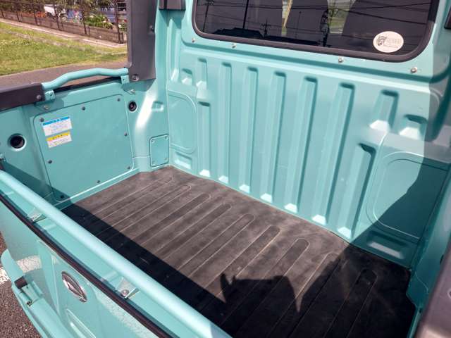 Daihatsu Hijet Deck Van 11