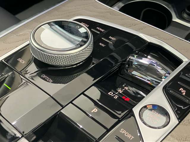 BMW X7 11