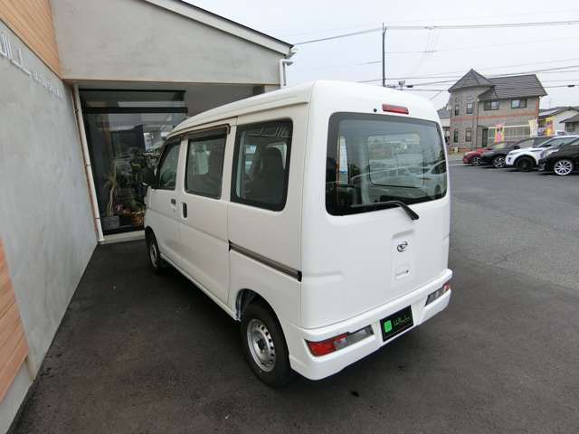 Daihatsu Hijet Cargo 11