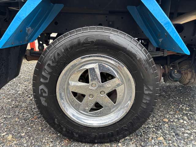 Isuzu Elf 7