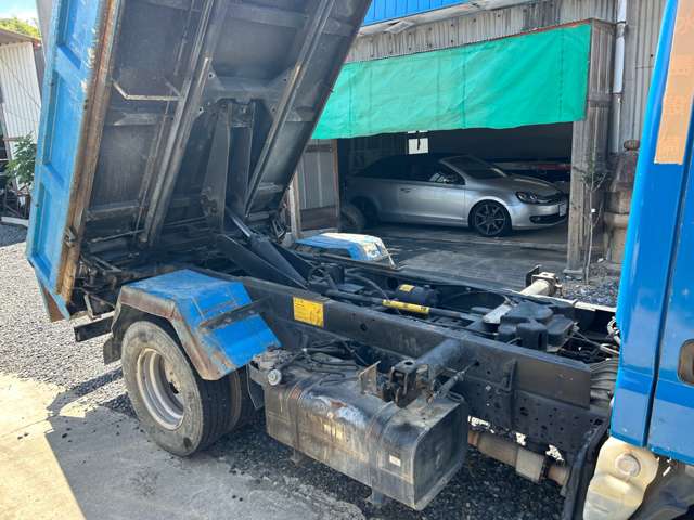 Mitsubishi Fuso Canter 4