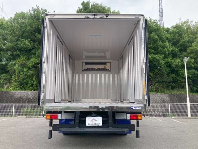 Hino Dutro 11