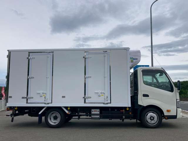 Hino Dutro 4