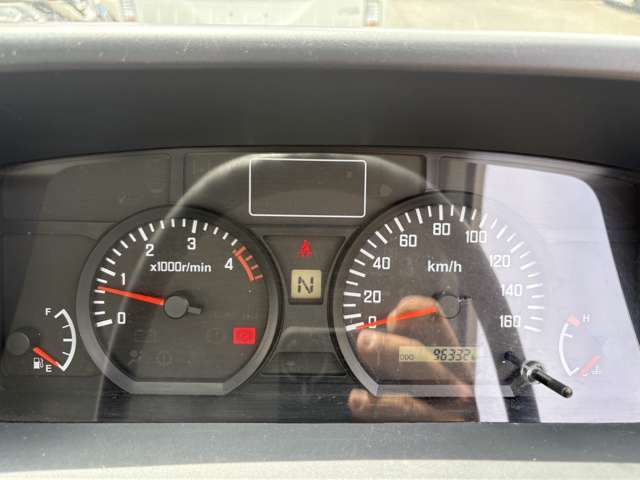 Isuzu Elf 12