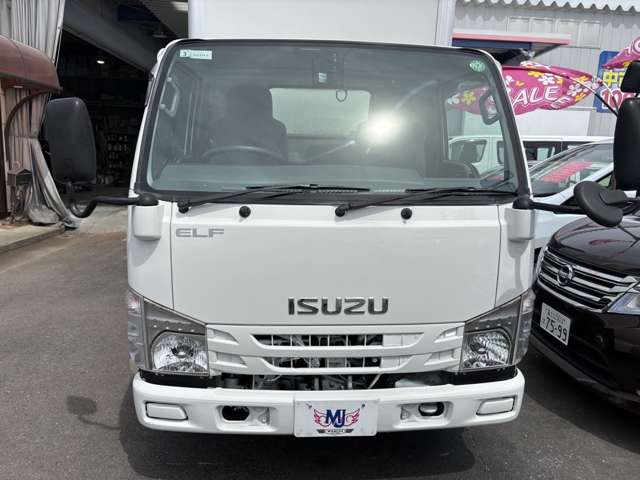 Isuzu Elf 2