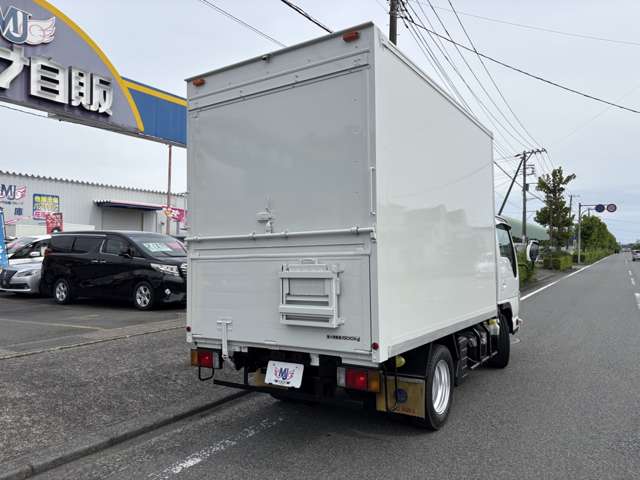 Isuzu Elf 4