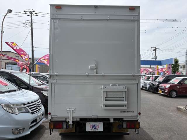 Isuzu Elf 5