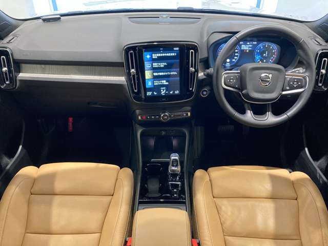 Volvo XC40 3