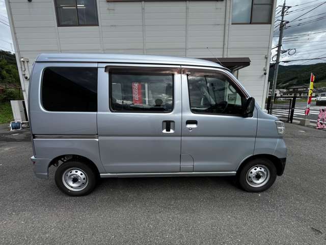 Daihatsu Hijet Cargo 12
