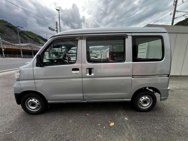 Daihatsu Hijet Cargo 8