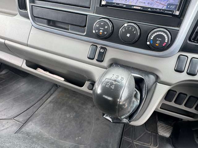 Mitsubishi Fuso Canter 12