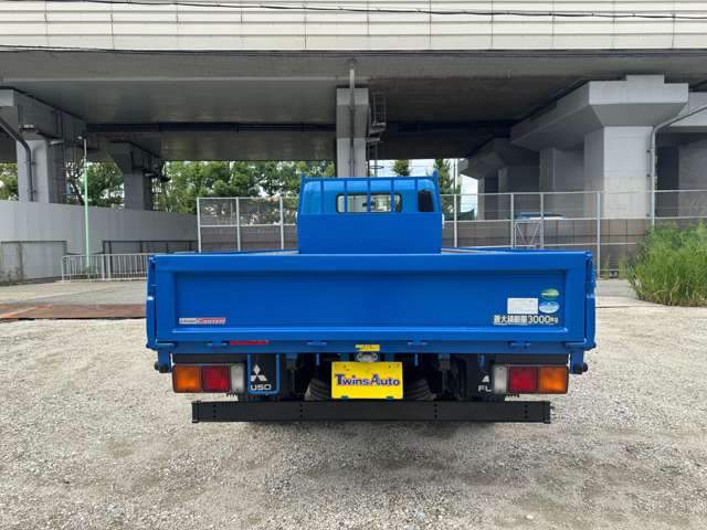 Mitsubishi Fuso Canter 4