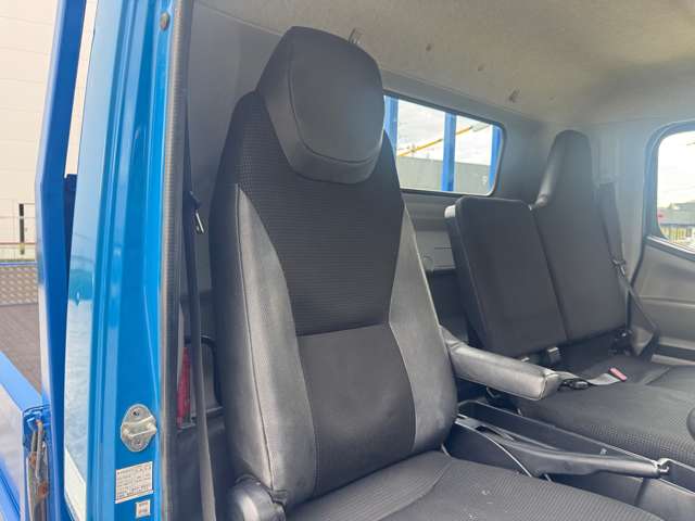 Mitsubishi Fuso Canter 9