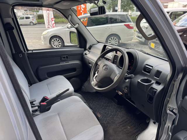 Toyota Pixis Van 12