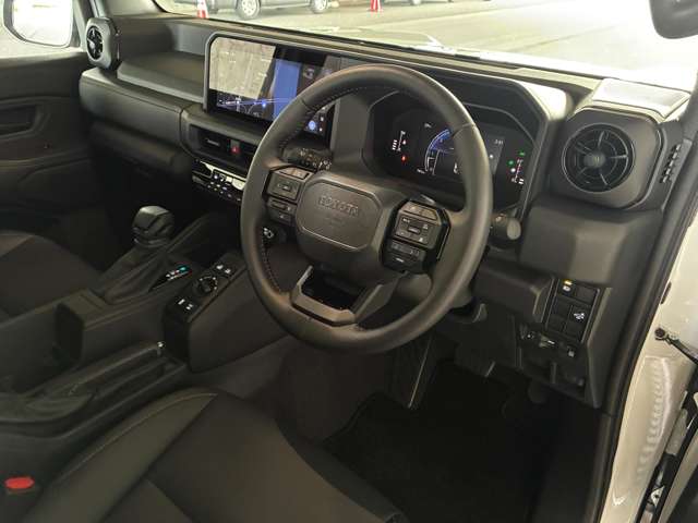 Toyota Land Cruiser FJ 4